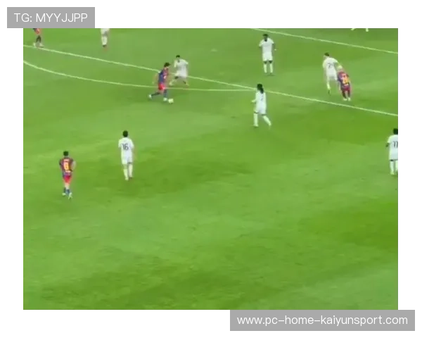 拉菲尼亚回传队友门前补射巴萨稳住胜局