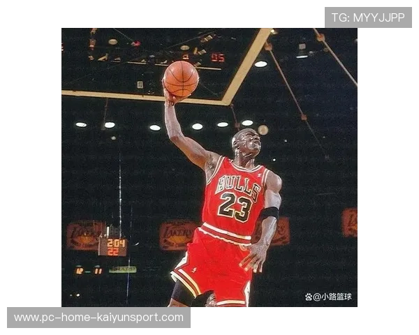 乔丹式起跳上演世纪扣篮，篮球之巅的传奇再现！