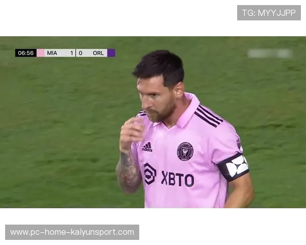 前锋背身停球转身抽射成赛季佳作 前锋背身停球转身抽射成赛季佳作