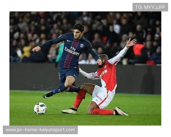 本菲卡格德斯急停远射出其不意，足球场上的神奇一刻